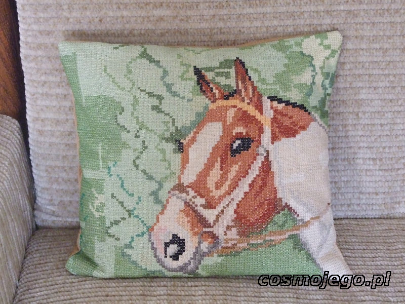 Poduszka haftowana - głowa konia